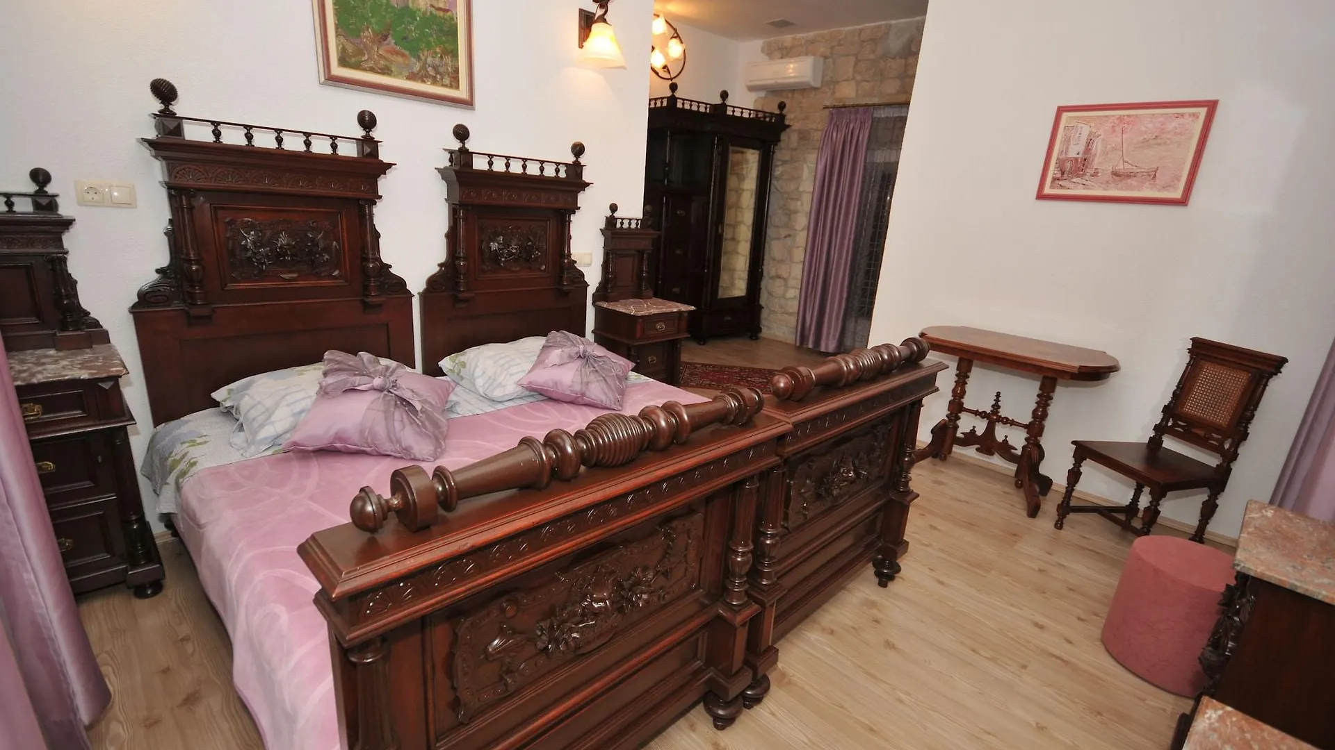 Palace Derossi Trogir Bed & Breakfast