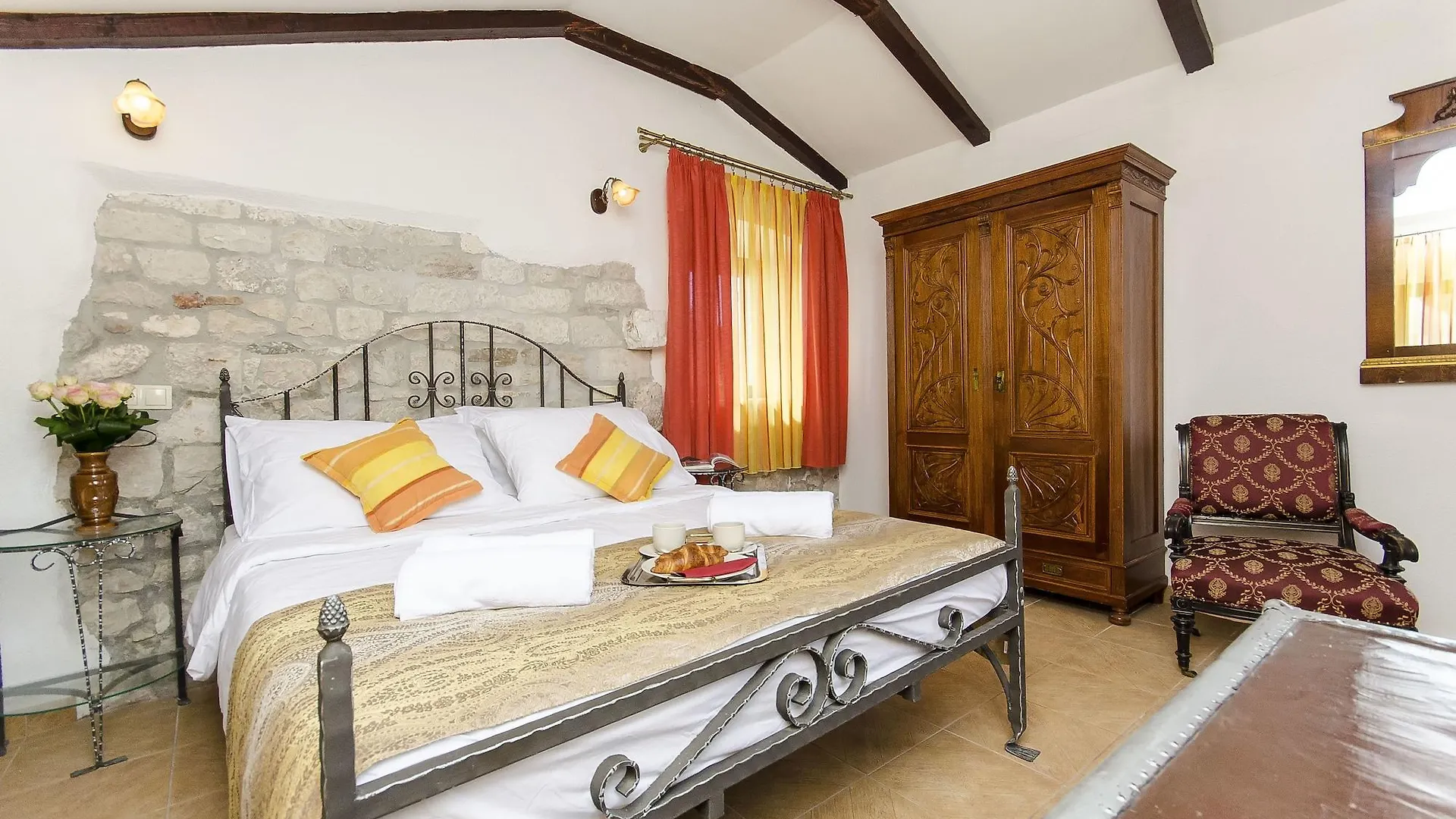 *** Bed & Breakfast Palace Derossi Trogir Croatia