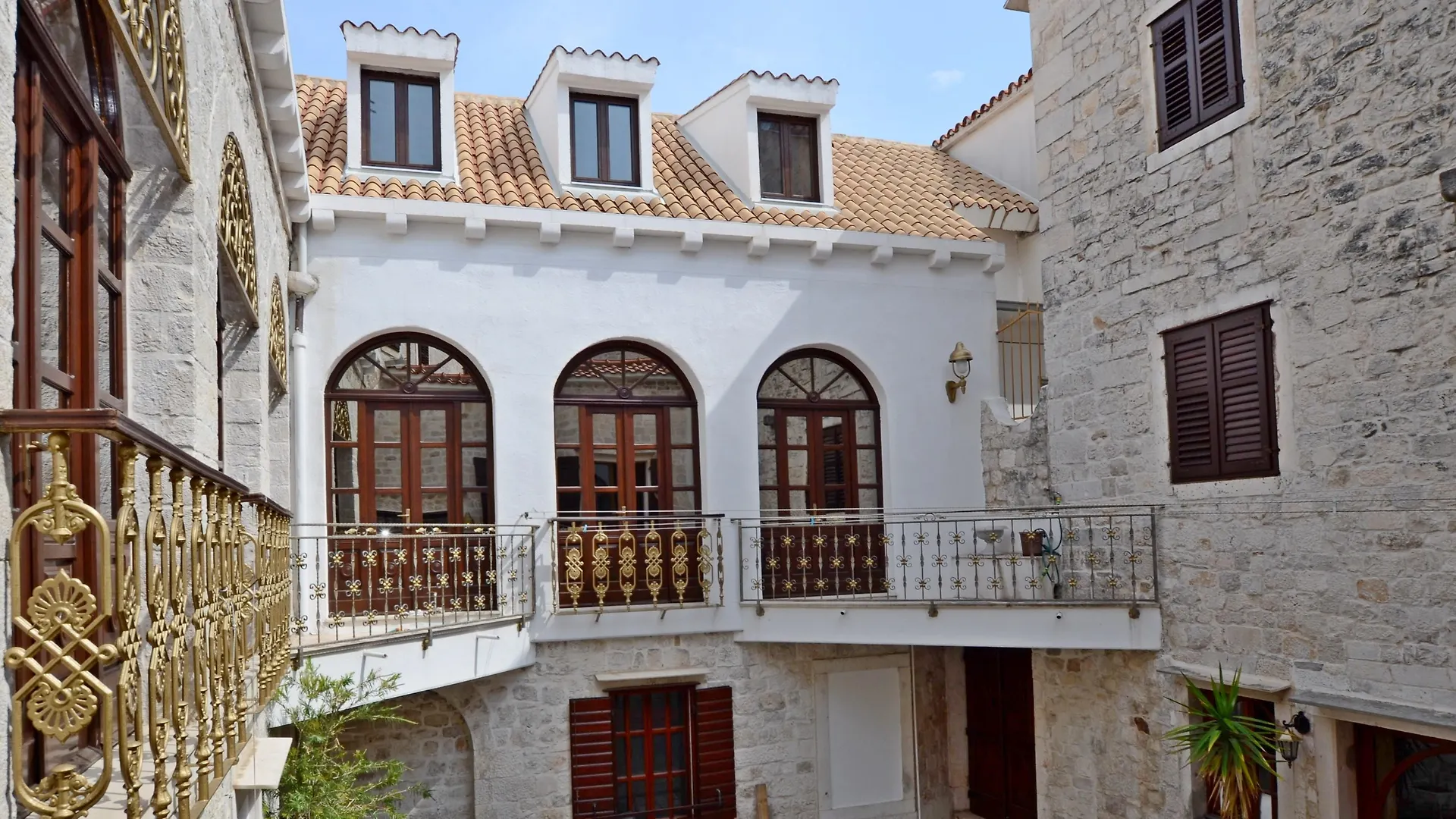 *** Bed & Breakfast Palace Derossi Trogir Croatia