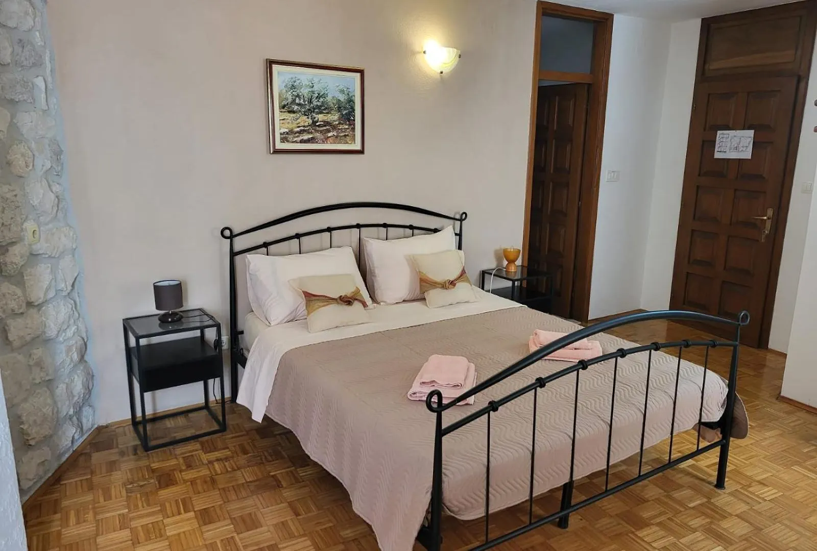 Palace Derossi Trogir Bed & Breakfast