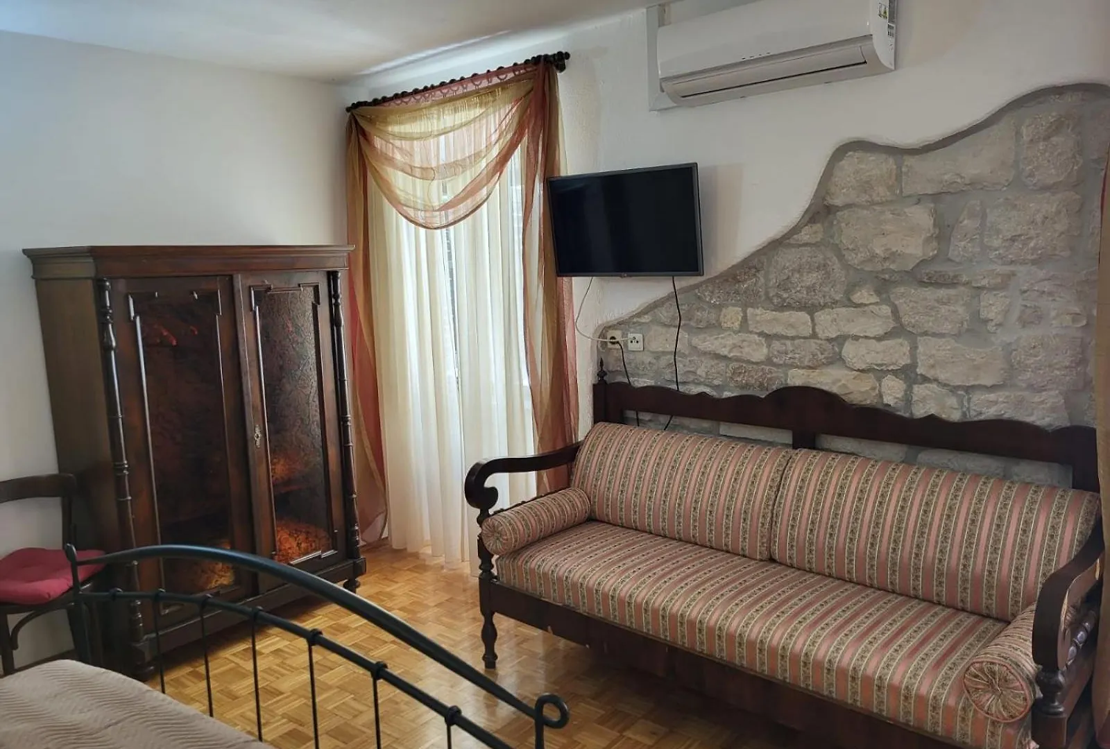 Palace Derossi Trogir