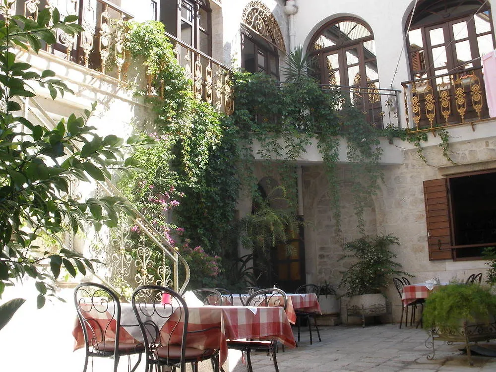 Bed & Breakfast Palace Derossi Trogir