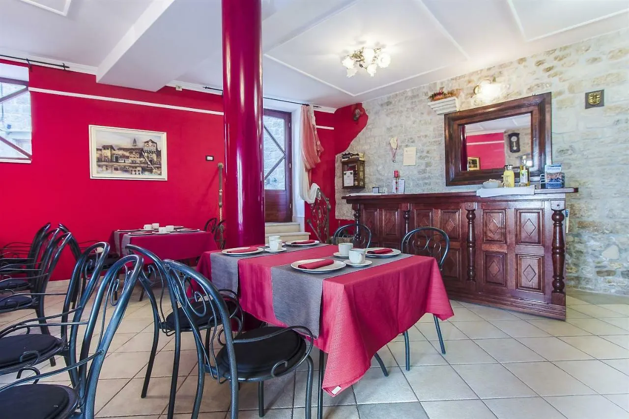 Palace Derossi Trogir Bed & Breakfast