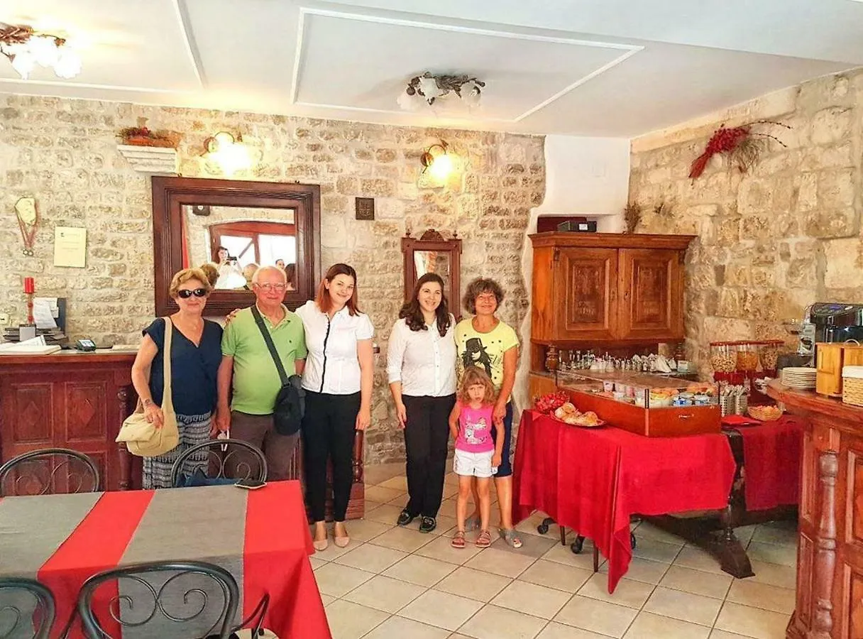 Bed & Breakfast Palace Derossi Trogir